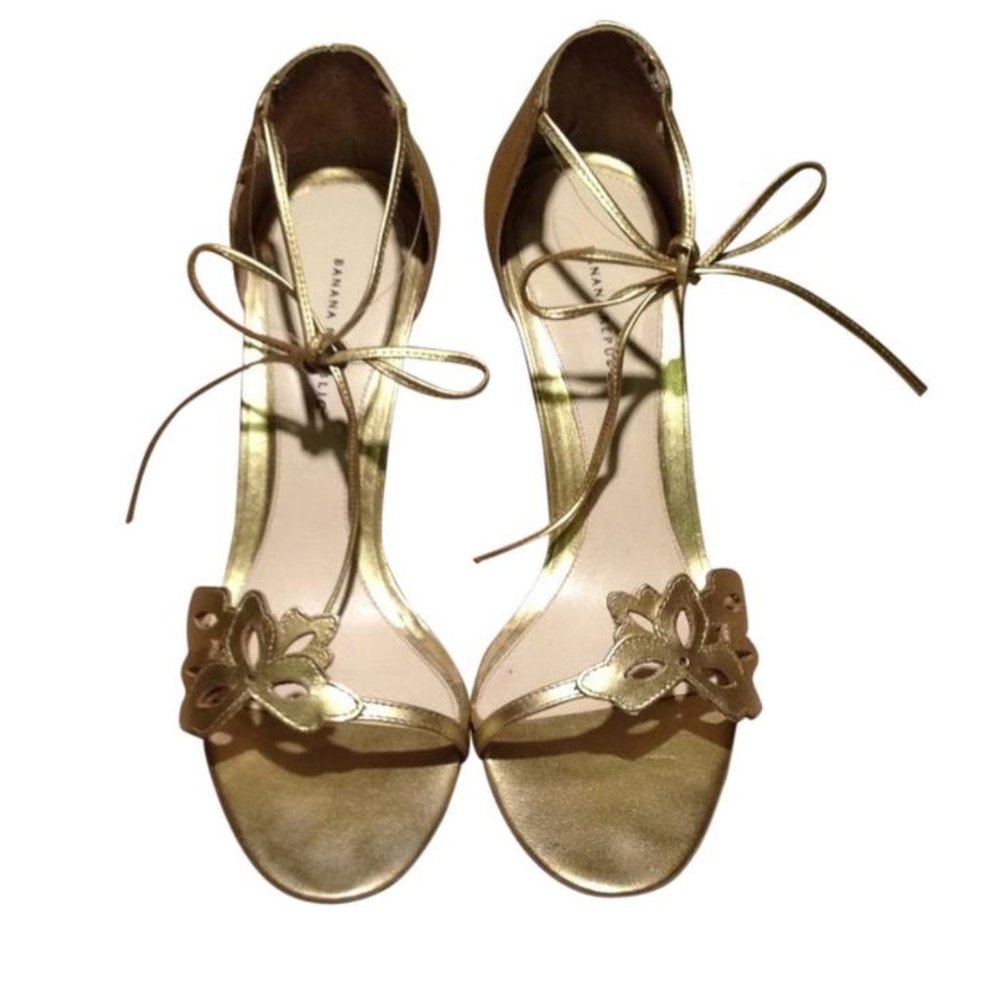 Banana Republic Gold Metallic Floral Sandals
